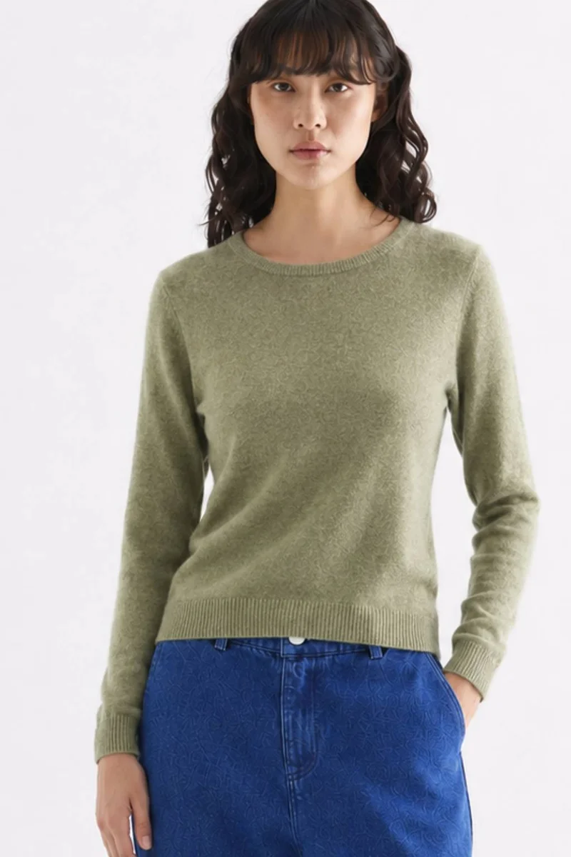 ذا اديتورز ماركت Avery Long Sleeve Soft Knit Top - Olive