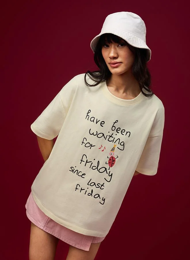 ذا سوليد ستور تيشيرت بطبعة شعار وقصة واسعة