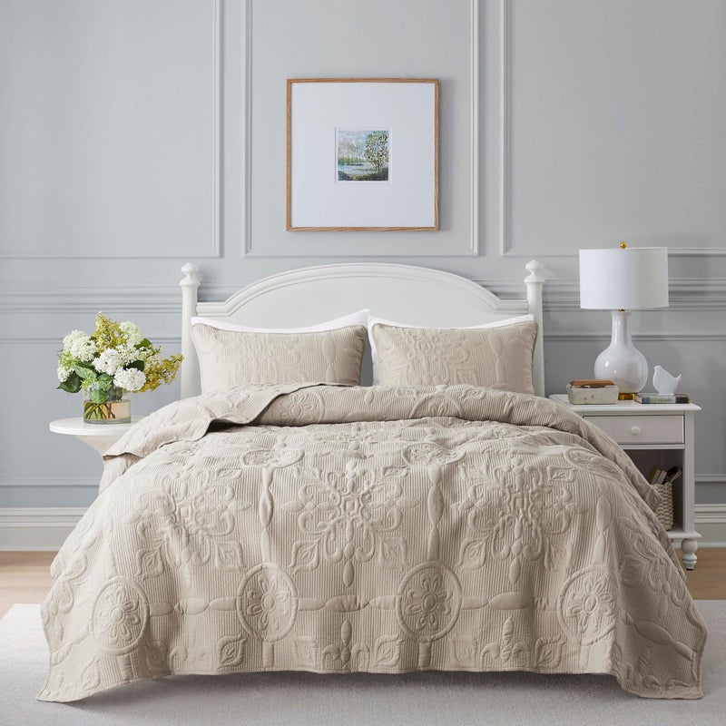 B2EVER Beige Damask Quilt King Size Bedding Sets with 2 Pillow Shams, Boho Bedspread Lightweight Soft Farmhouse Vintage Bohemian Coverlet Retro Jacquard Pattern Bed Cover for All Season, 3 Pieces - Image 1
