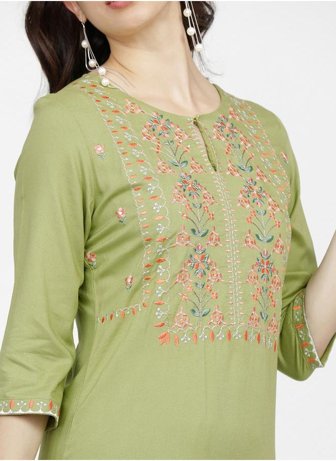 Vishudh Women Green Yoke Design Keyhole Neck Thread Work Kurta by Styli  - Image 4