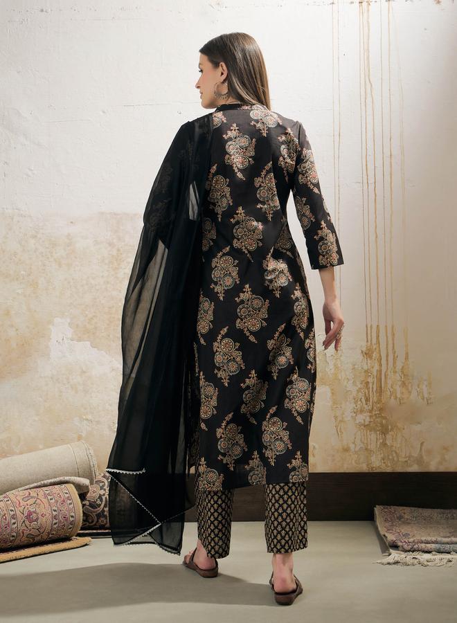 ساسافراس طقم كورتا أسود مزهر مع بنطلون ضيق ودوباتا ساسافراس - Image 5