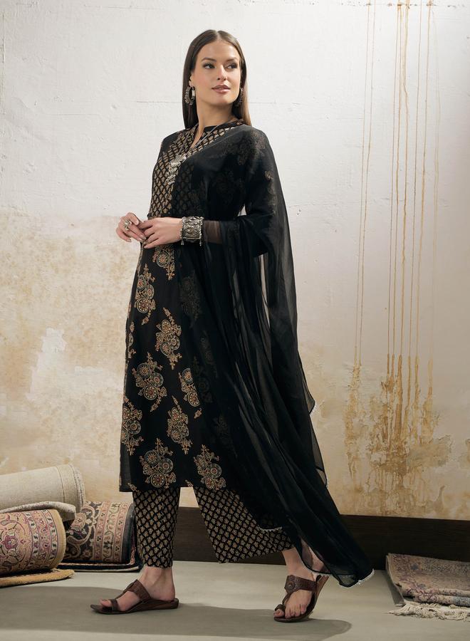 ساسافراس طقم كورتا أسود مزهر مع بنطلون ضيق ودوباتا ساسافراس - Image 3