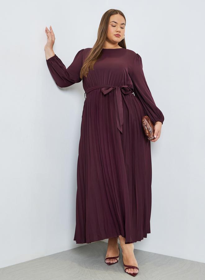 Styli Plus Size Burgundy Pleated Maxi Dress with Belt - Image 1