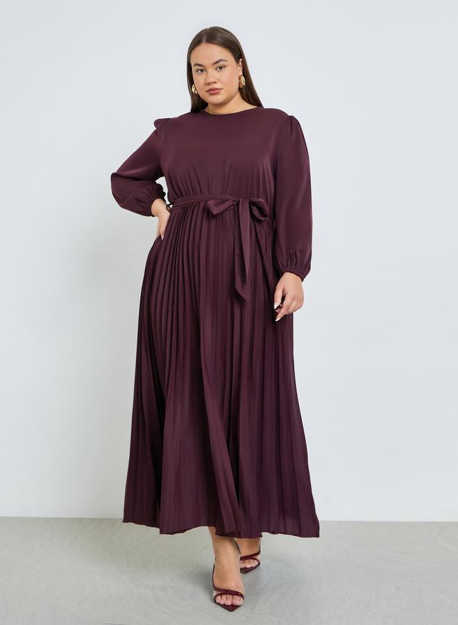 Styli Plus Size Burgundy Pleated Maxi Dress with Belt - Image 3