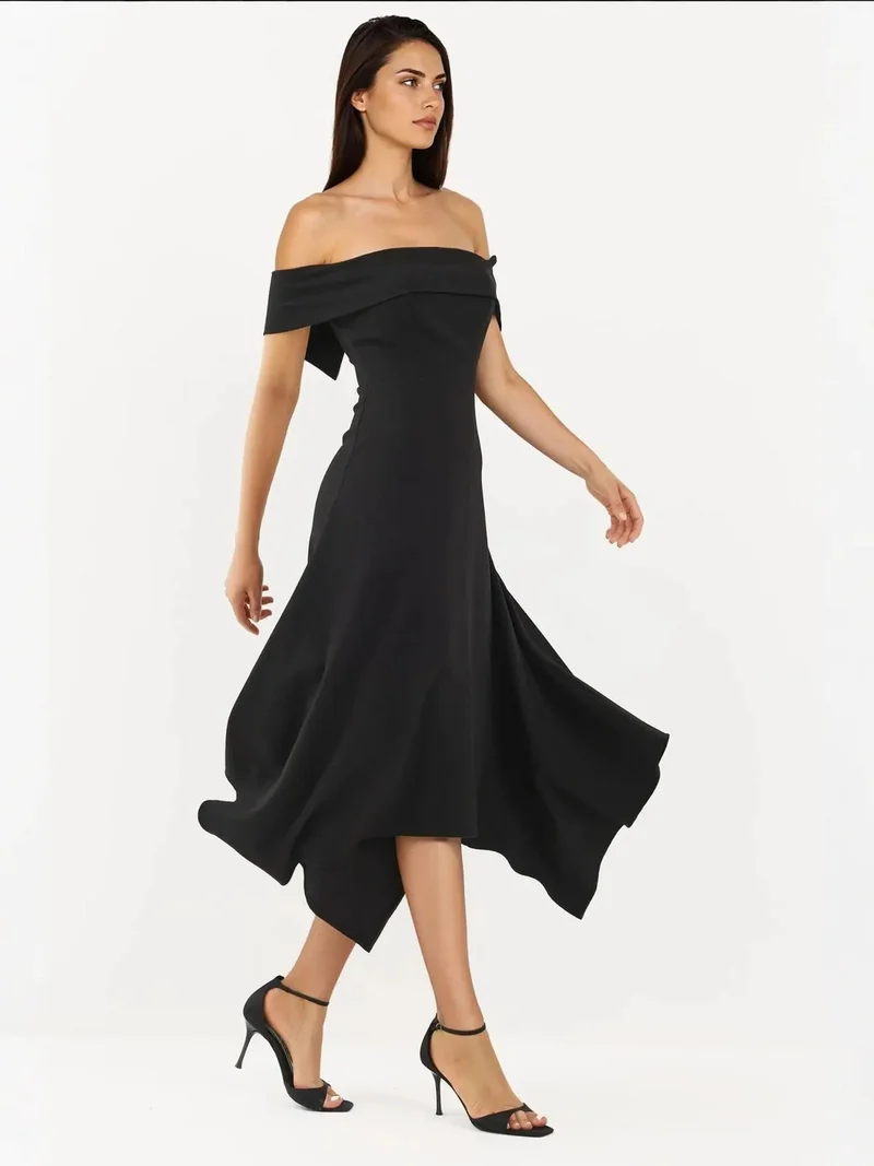 زوبعة فستان ميدي بكتف مكشوف وخط