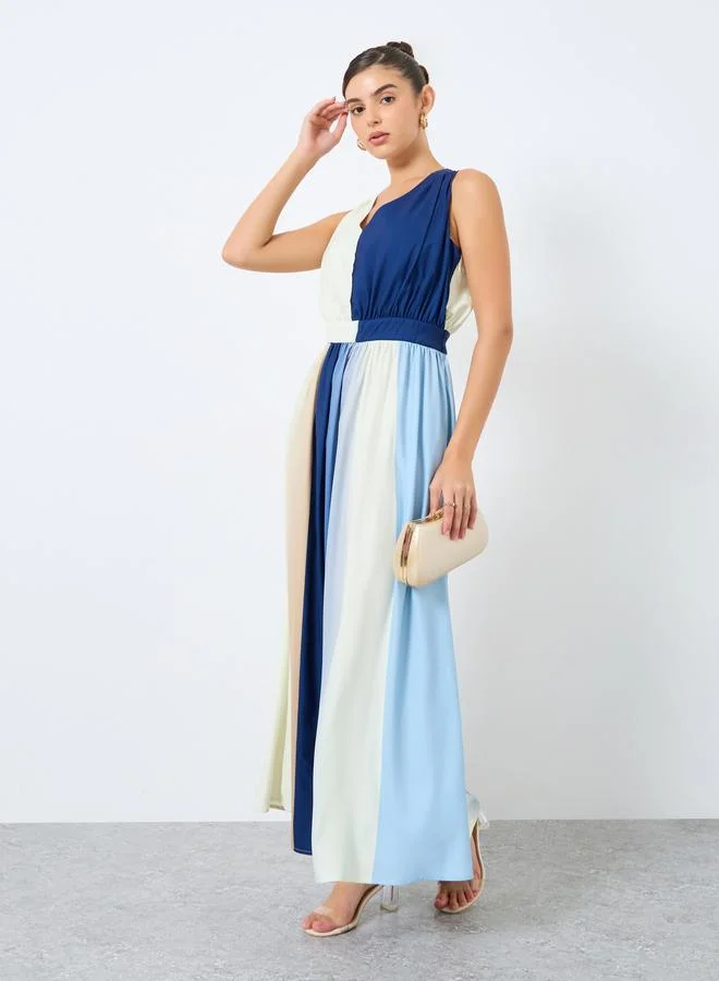 ستايلي فستان طويل بنمط كُتل الألوان