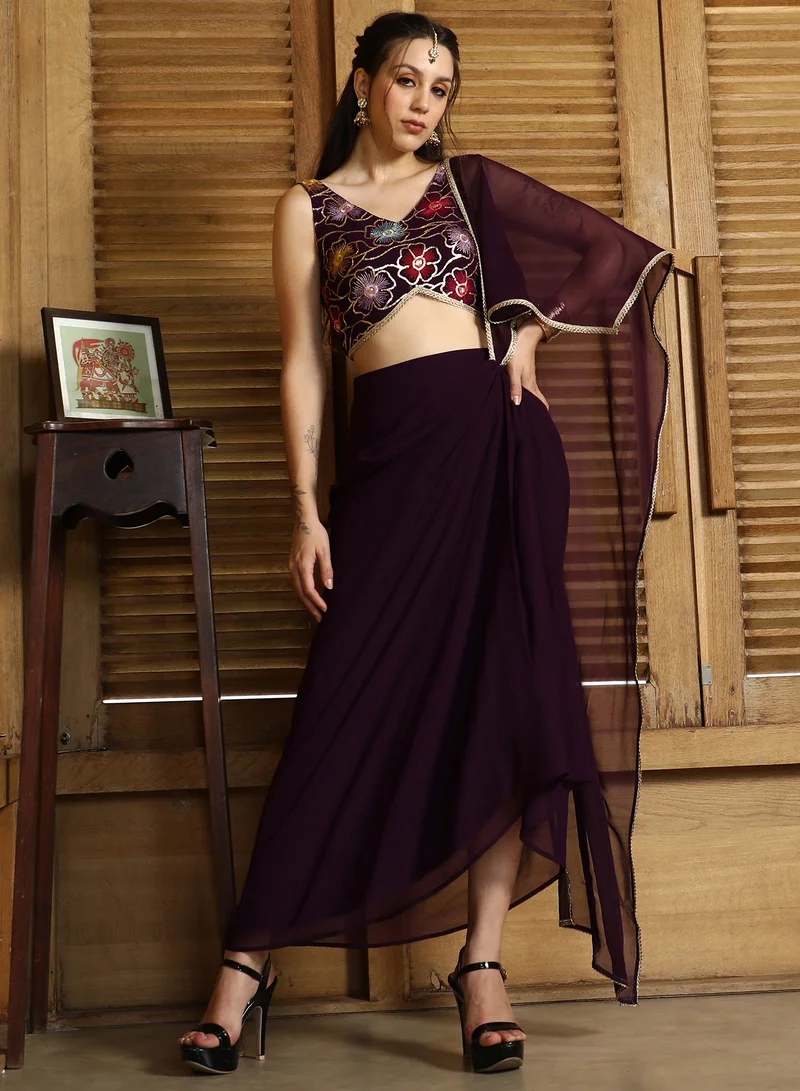  قصة Qissa Women's Onyx Coffe Periwinkle Pre-Draped Saree For Casual Wear | V-Neck | Sleeveless | 2 Piece Pre-Draped Saree Designed With Comfort Fit For Everyday Ethnic Wear