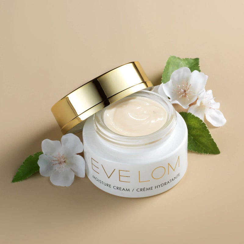 EVE LOM Moisture Cream Face Moisturizer with Hyaluronic Acid - Hydrating Daily Facial Cream - Lightweight Anti-Aging Moisturizer with Antioxidants for Long-Lasting Hydration (50 ml) - Image 5
