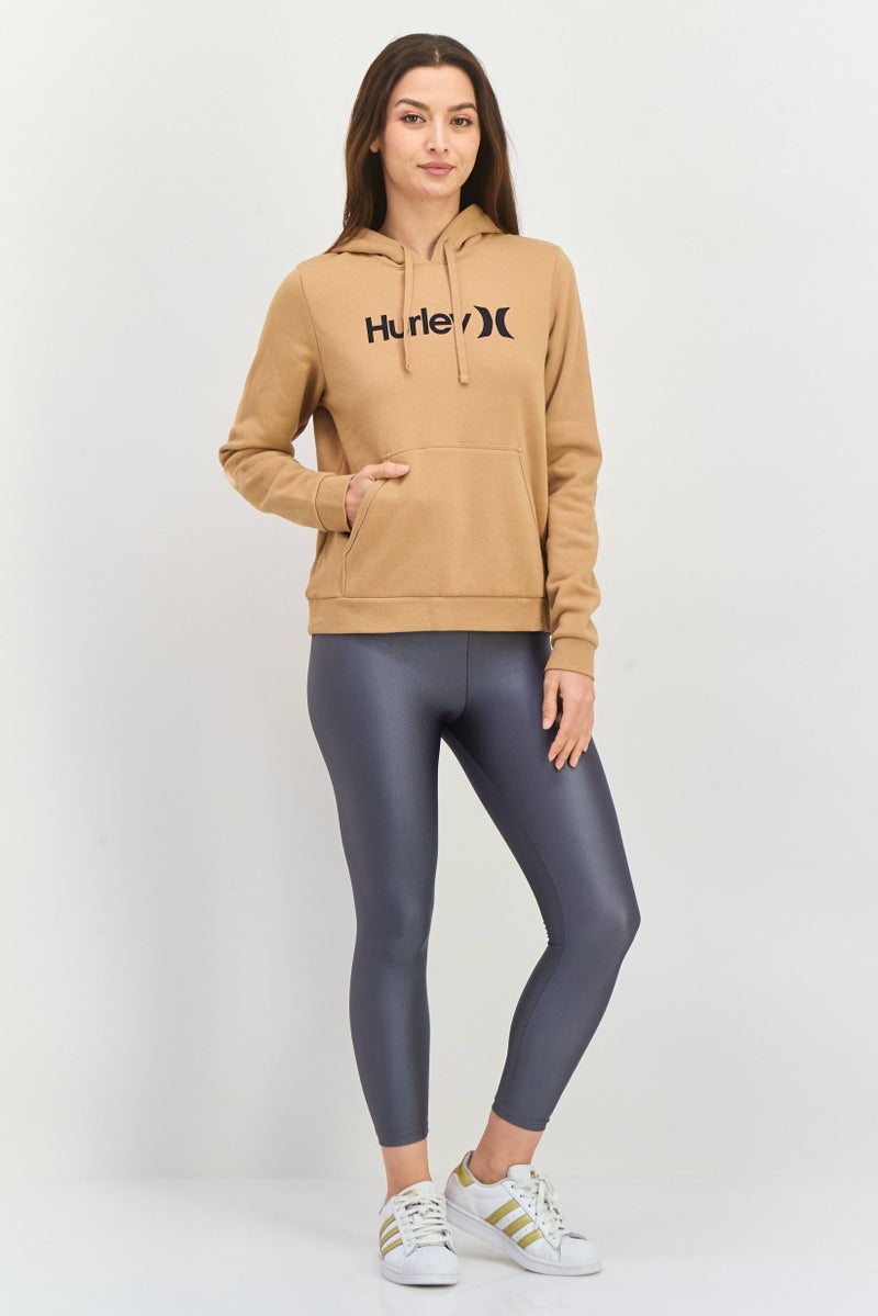 Hurley هودي نسائي بأكمام طويلة بشعار العلامة التجارية، بيج داكن - Image 3