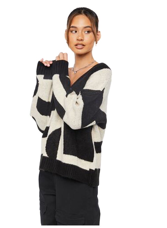 FOREVER 21 Abstract Print V-Neck Sweater  - Image 4