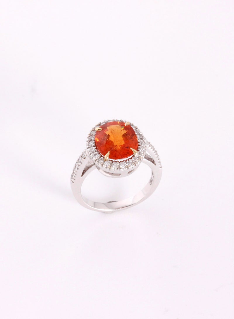 MIKURA Ring, G/H Color, VS/SI Clarity, 18KW, 32D  - Image 1