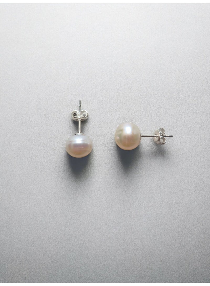 Minorisa Stud Earring with Freshwater Pearl and Sterling Silver - Image 2