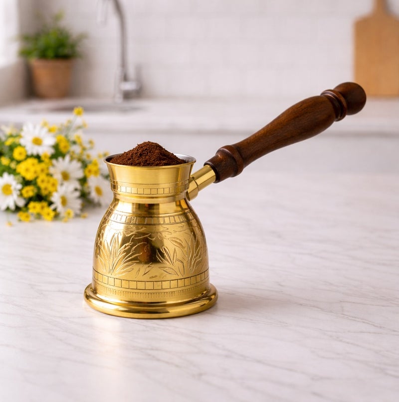 رويال وعاء قهوة تركي من النحاس الأصفر لتدفئة القهوة بمقبض خشبي ذهبي 11 سم - Image 1