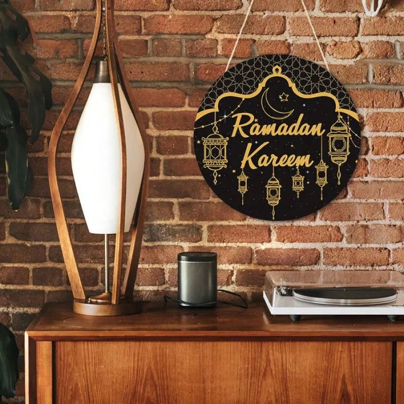 زينه رمضان جدارية دائرية بعبارة رمضان كريم بتصميم هلال وفوانيس للديكور المنزلي مقاس 20*20 سنتيمتر - زينه احتفال بشهر رمضان - Image 2