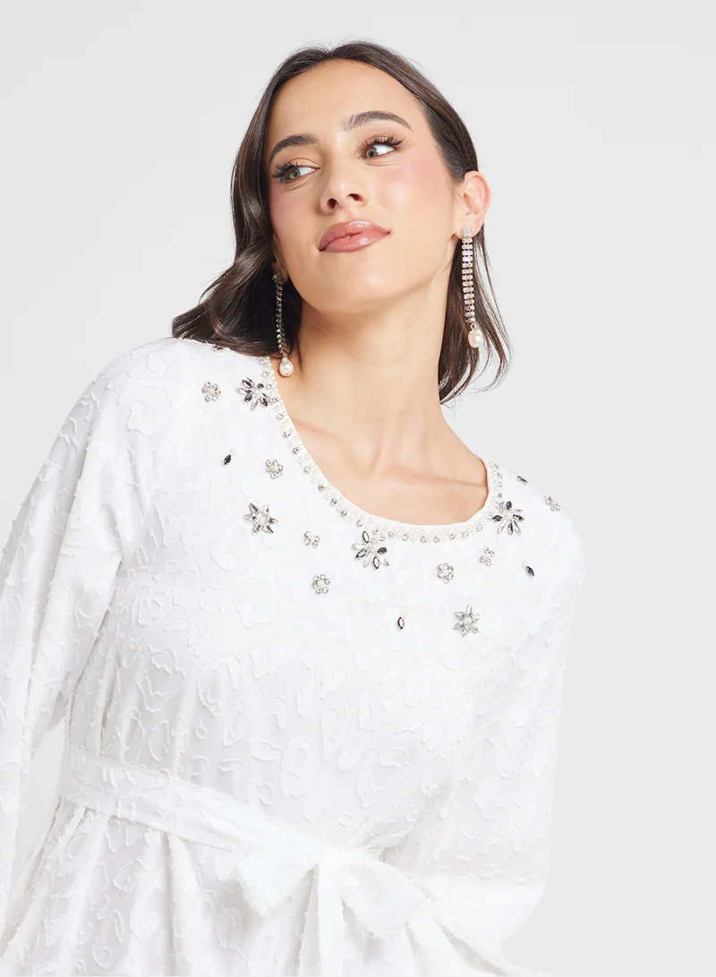 كشخة Textured White Maxi Dress