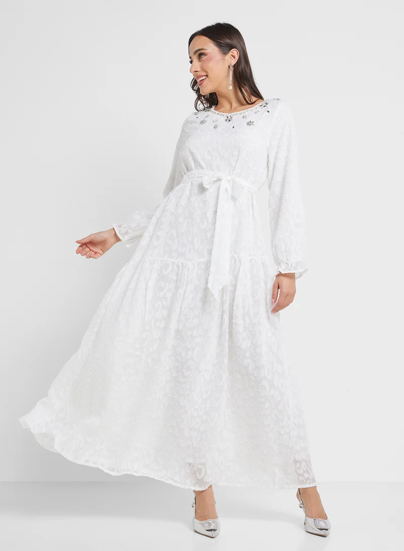 كشخة Textured White Maxi Dress