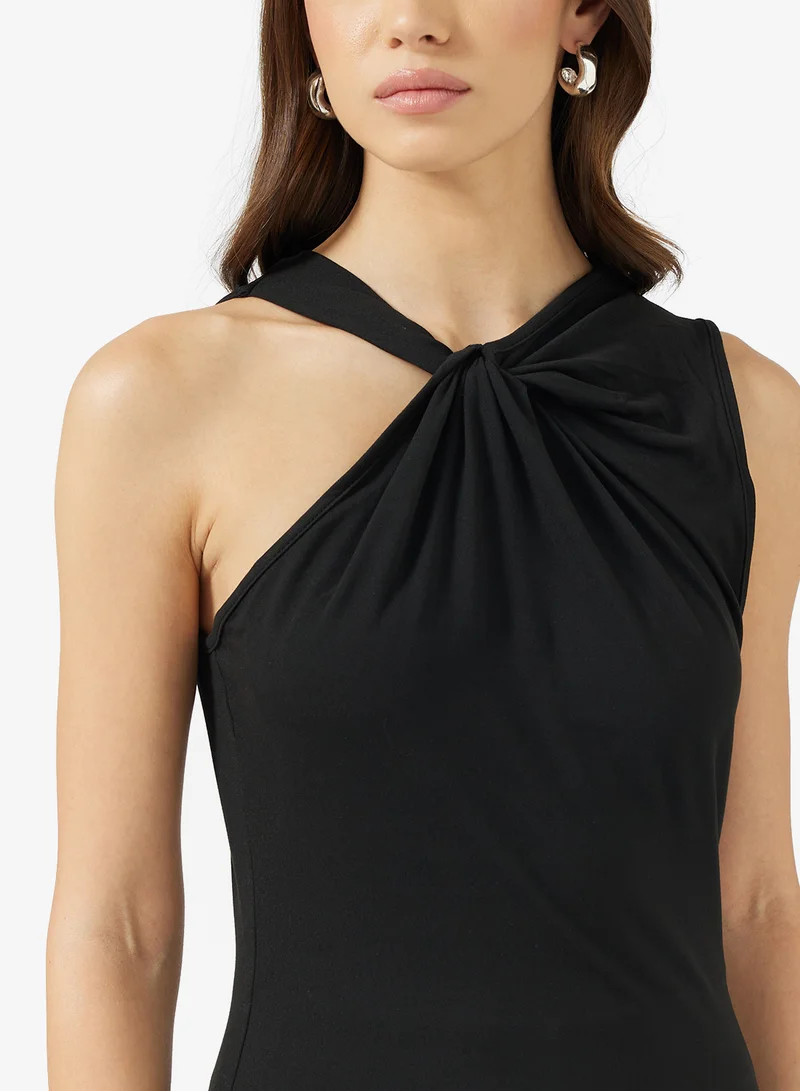 ايلا Fitted Sleeveless Top