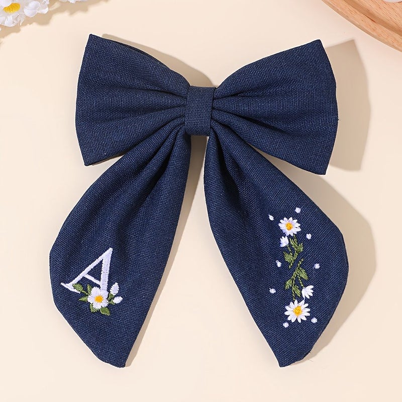 1 قطعة مشبك شعر على شكل قوس مطرز بالأقحوان اللطيف للنساء، على طراز بريبي، مشبك شعر قماشي على شكل قوس مزين بحرف G، مثالي للاستخدام اليومي والمدرسي والحفلات والعطلات، هدية رائعة - Image 3