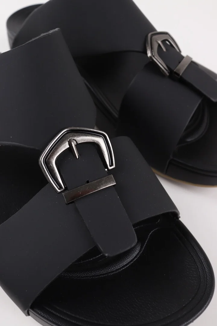 Viny black Viny Traditional Arabic Sandals for Men – Comfortable Slip-On Design – Everyday Wear – Black, White, Coffee for Men | Best Price UAE