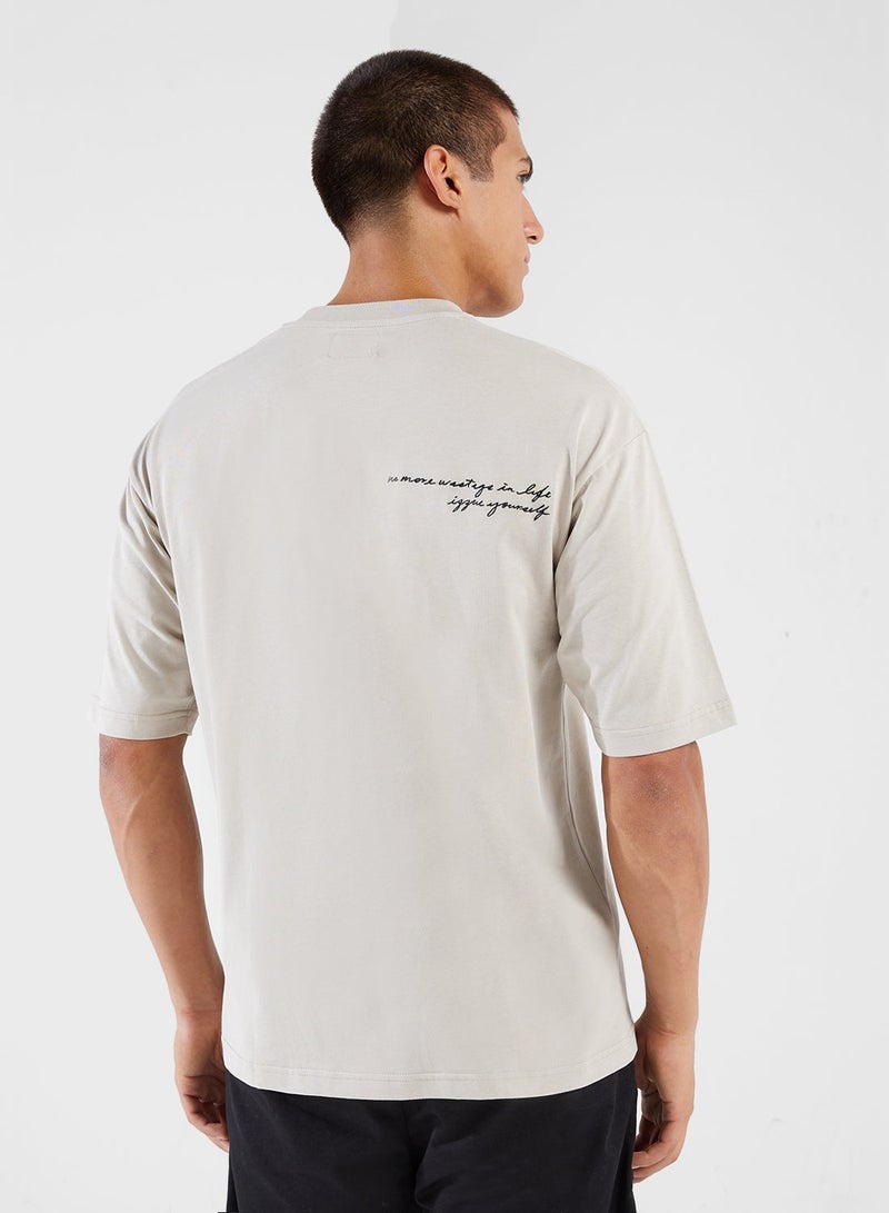 izzue Embroidery T-Shirt - Image 2