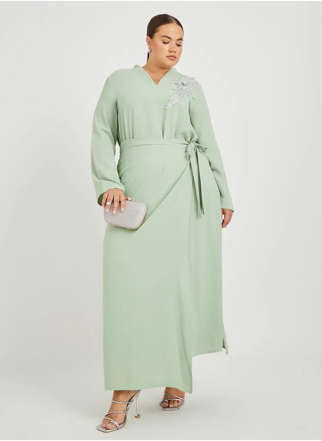 ستايلي Styli Plus Size Solid Collared Wrap Look Jalabiya with Lace Patch Detail