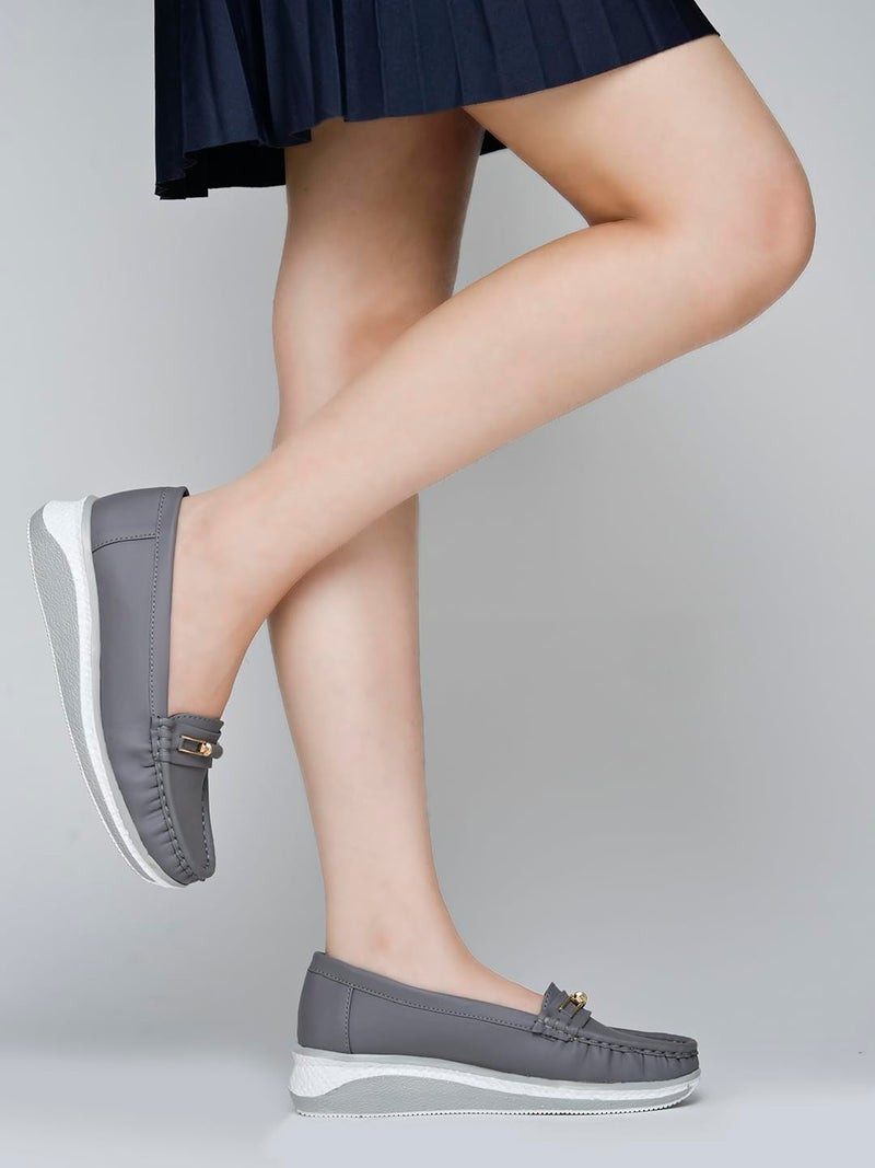 Shoetopia أحذية شوتوبيا بتفاصيل قوس علوية للنساء والفتيات - Image 1