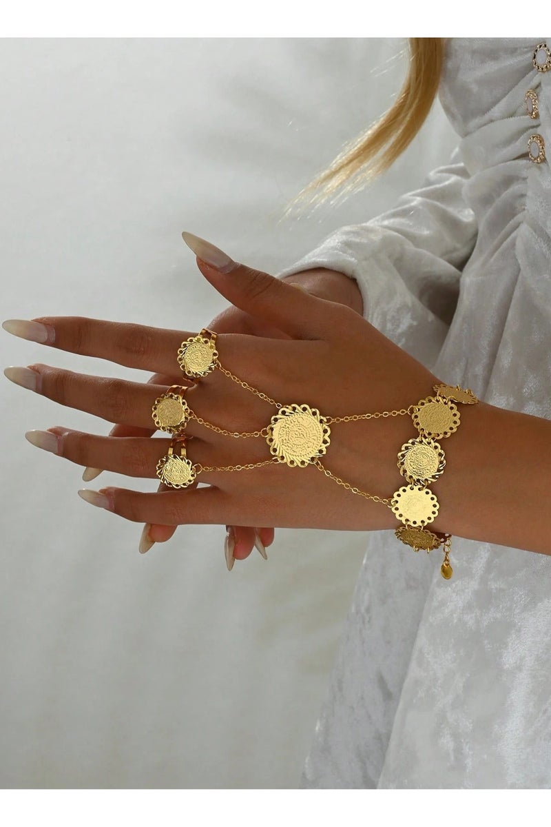 Saudi National Day Accessory – Hand Bracelet designed for celebrating Saudi National Day and Founding Day, featuring gold chains with coin-shaped charms and matching rings. - Image 1