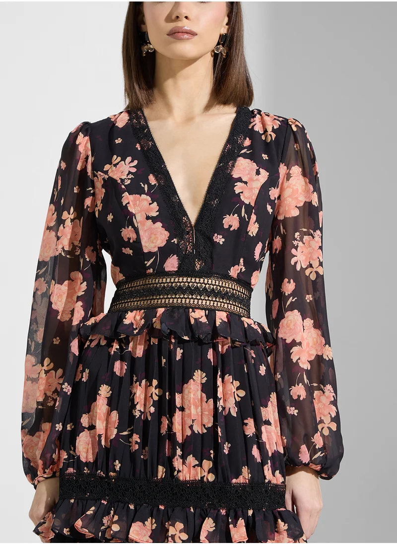ترو ديكادينس Floral V-Neck Ruffle Detailed Dress