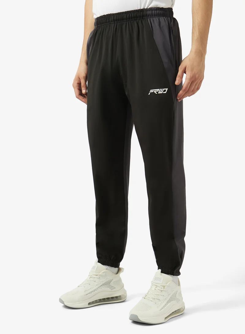 فورورد بنطلون رياضي بقصة عادية وسحاب