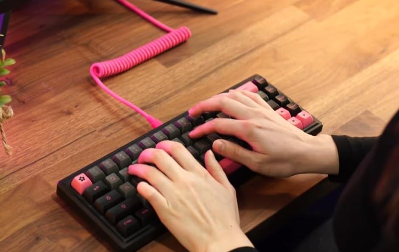 ASCENY Coiled & Double-Sleeved Mechanical Keyboard Cable, for Type-C Mechanical Keyboards (Pink) - Image 5