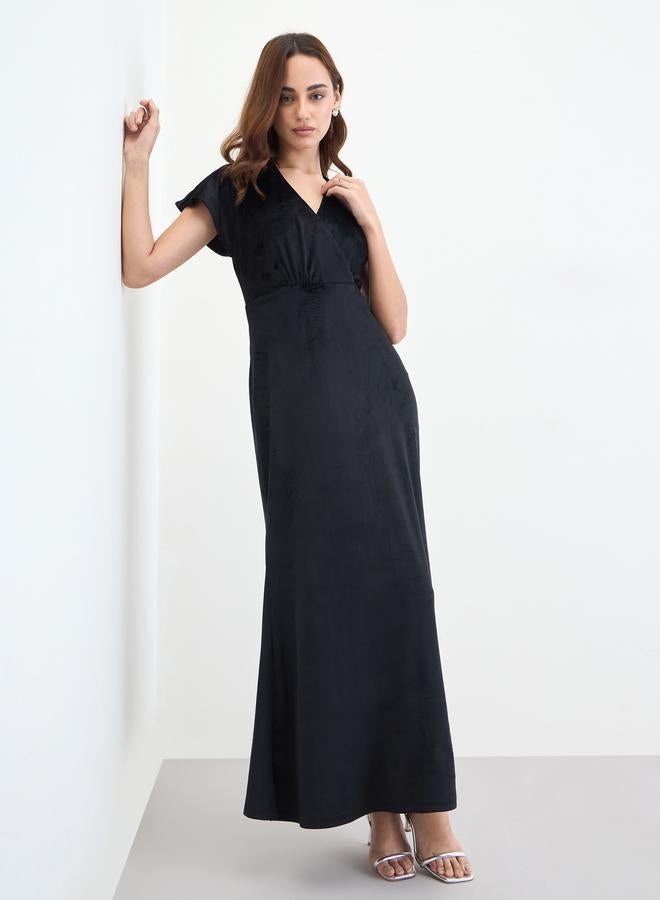 ستايلي فستان طويل بمظهر مخملي وحافة واسعة - Image 1