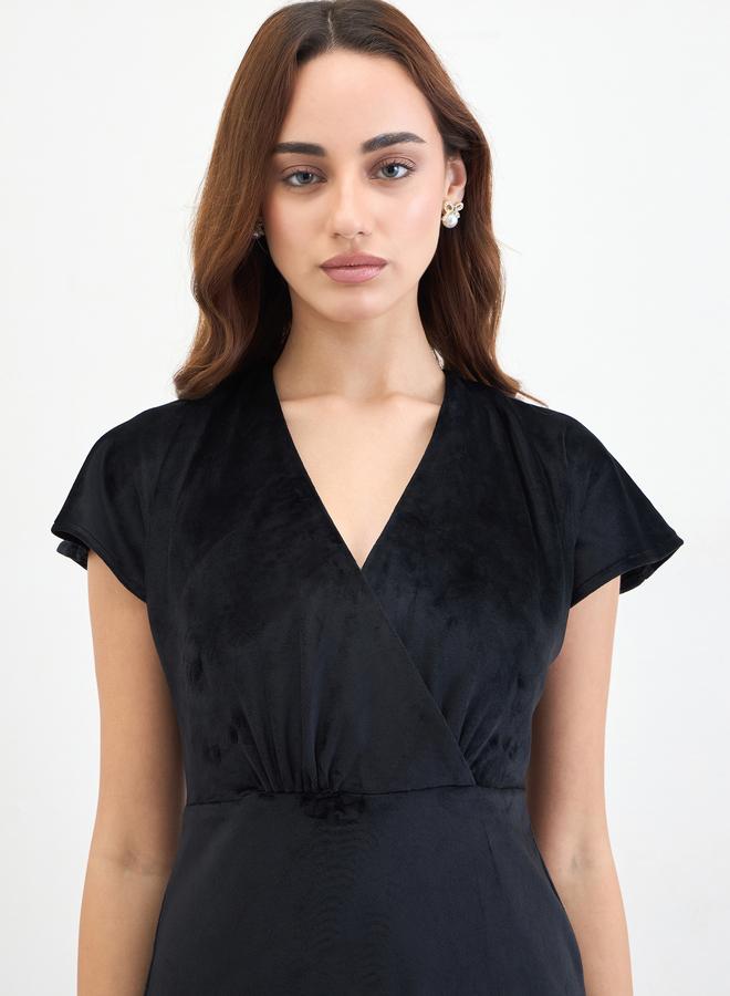 ستايلي فستان طويل بمظهر مخملي وحافة واسعة - Image 4