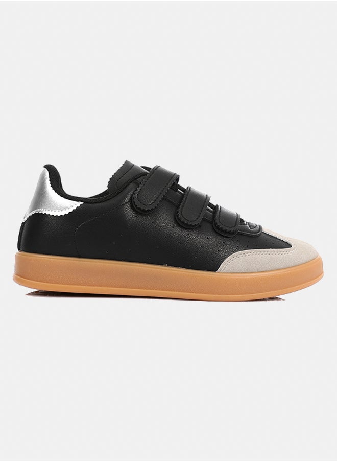 DejaVu - Fashionable Sneakers - Image 1
