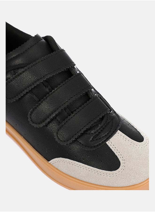 DejaVu - Fashionable Sneakers - Image 1