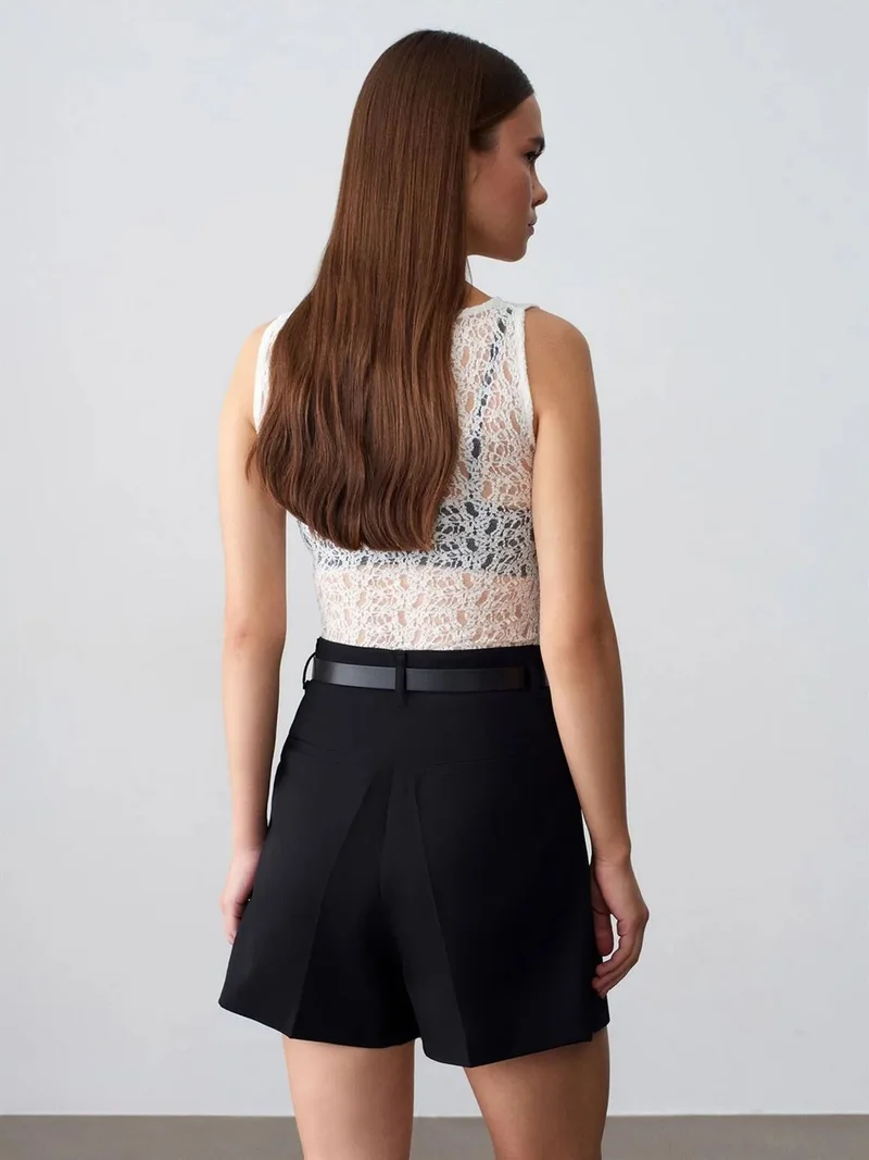 ديلفين DILVIN Fitted Lace Sleeveless Blouse