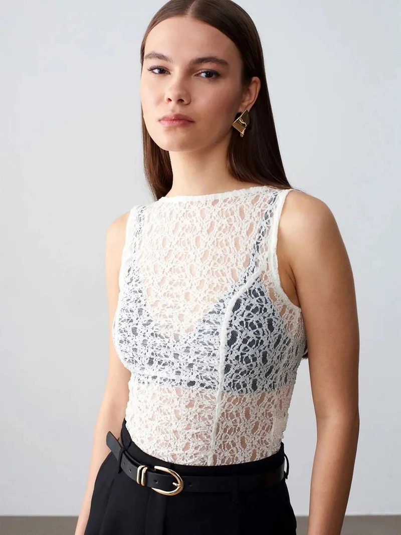 ديلفين DILVIN Fitted Lace Sleeveless Blouse