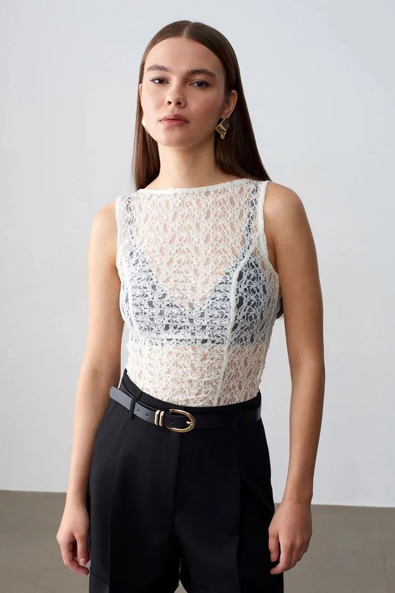 Dilvin White DILVIN Fitted Lace Sleeveless Blouse for Women | Best Price UAE