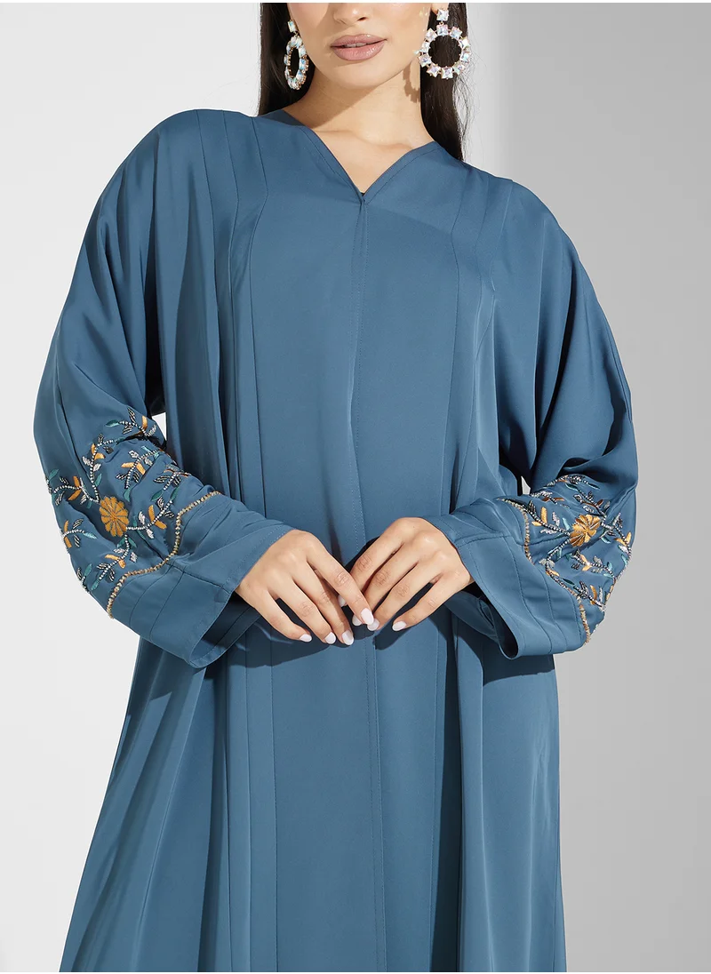هيا كلوزيت Embellished V-Neck Flared Sleeve Abaya