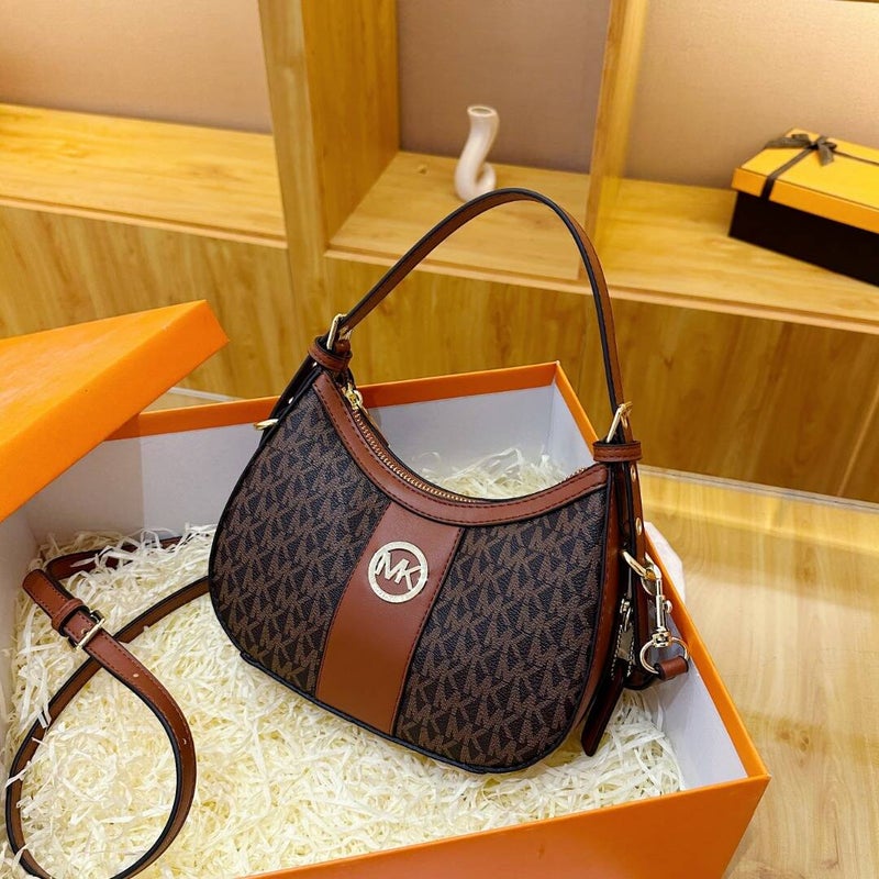 ام كي حقيبة نسائية بنقشة كلاسيكية، حقيبة كتف بسحاب، حقيبة يد، حقيبة كروس بودي، حقيبة كاميرا - Image 1