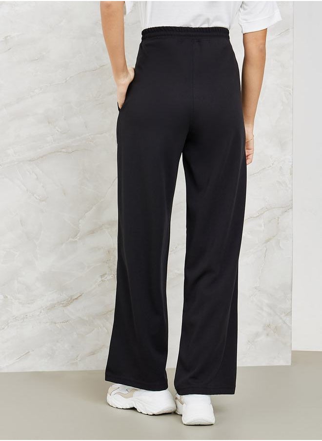 Wide Leg Jogger with Side Pocket - https://f.nooncdn.com/p/pzsku/ZE941F01FCAE126C2E11FZ/45/_/1710080143/25ed9d3e-c44d-4dde-8fa7-f4a7434811de.jpg?width=original