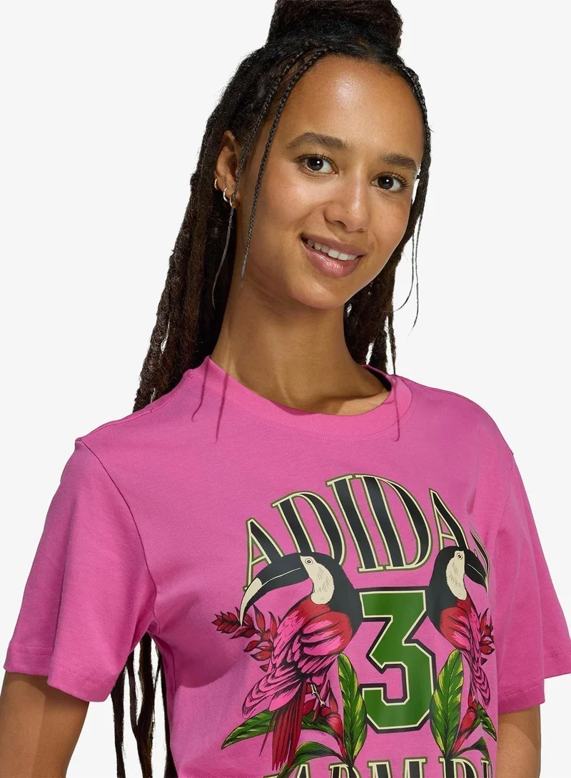 اديداس تيشيرت بطبعة مزرعة