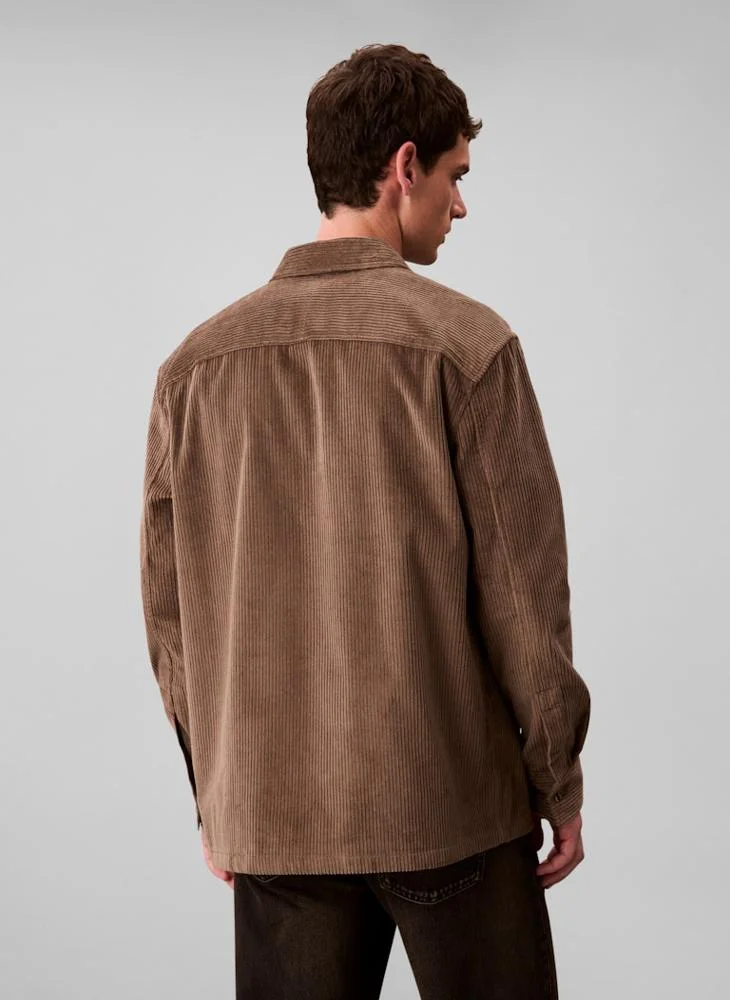 كالفن كلاين جينز قميص بأزرار من الكوردروي بقصة مريحة