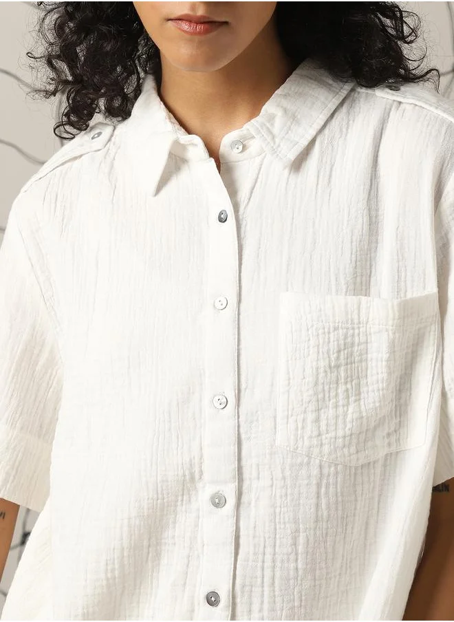 هوبرهولمي Women Co-ord in Off white featuring Oversized fit with a solid pattern, spread collar collar, spread collar neckline, half sleeves, regular length, secured with button closure, crafted from cotton – an essential addition to your stylish collection.