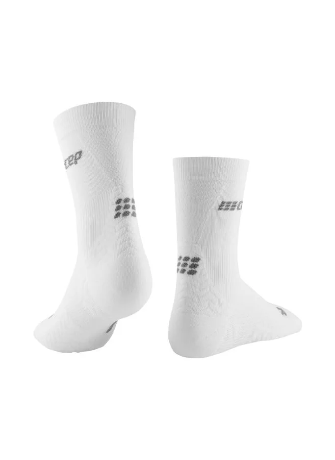 سي إي بي CEP - Ultralight Compression Socks Mid Cut V3 White Women