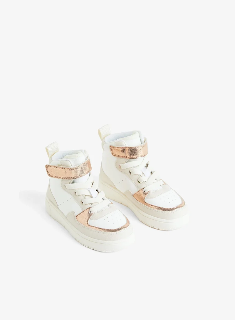 اتش اند ام حذاء رياضي بساق طويلة