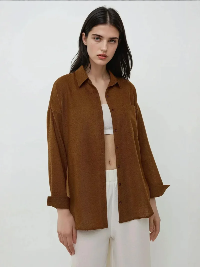 زوبعة قميص بياقة عادية وملمس كتان