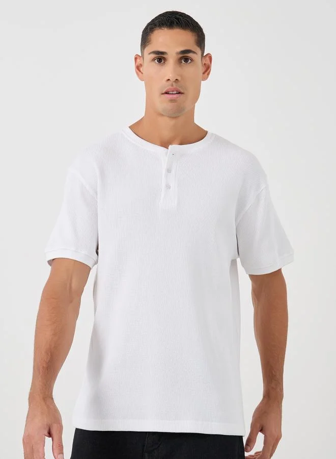Styli Styli Regular Fit Henley Neck Waffle Knit T-Shirt