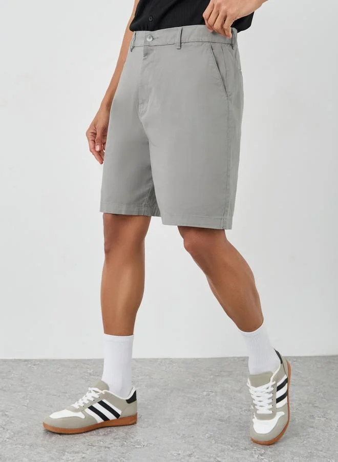 ستايلي Styli Men Grey Regular Twill Chino Shorts