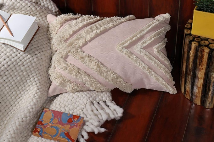 PACK OF COTTON THROW PILLOW COVERS 16 X 24 INCHES DECORATIVE FARMHOUSE COTTON COUCH PILLOW CASE SOFT PLUSH SQUARE BOHO CUSHION PILLOWCASE PINK