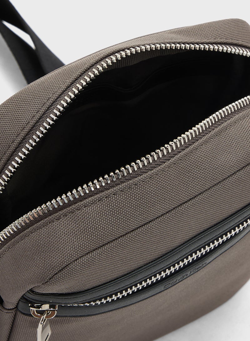 كالفن كلاين حقيبة مراسل كاجوال - Image 5